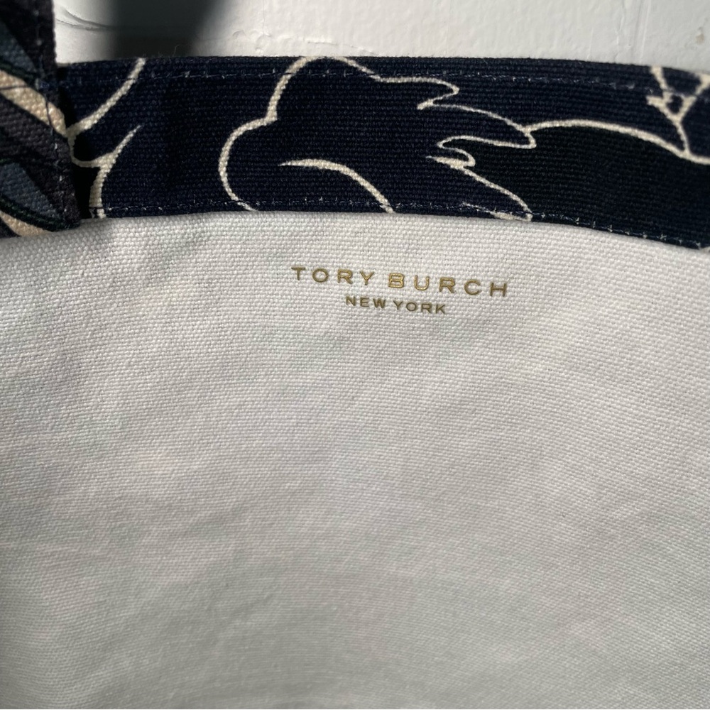 Tory Burch Printed Canvas Tote Everywhere Curly Ribbons - Black Swan - Picture 3 of 10